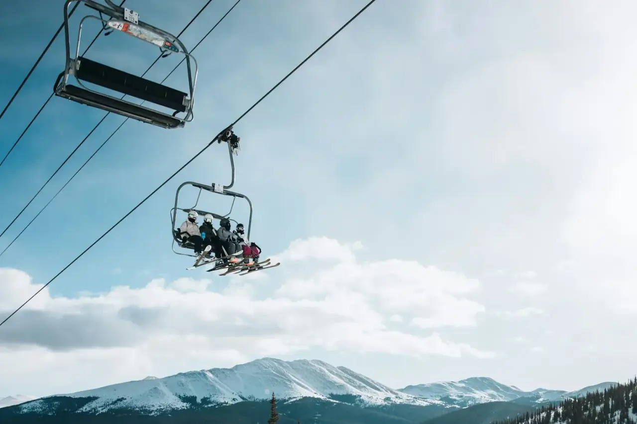 Relaxed chairlifts make loading and unloading predictable for kids and cautious adults.