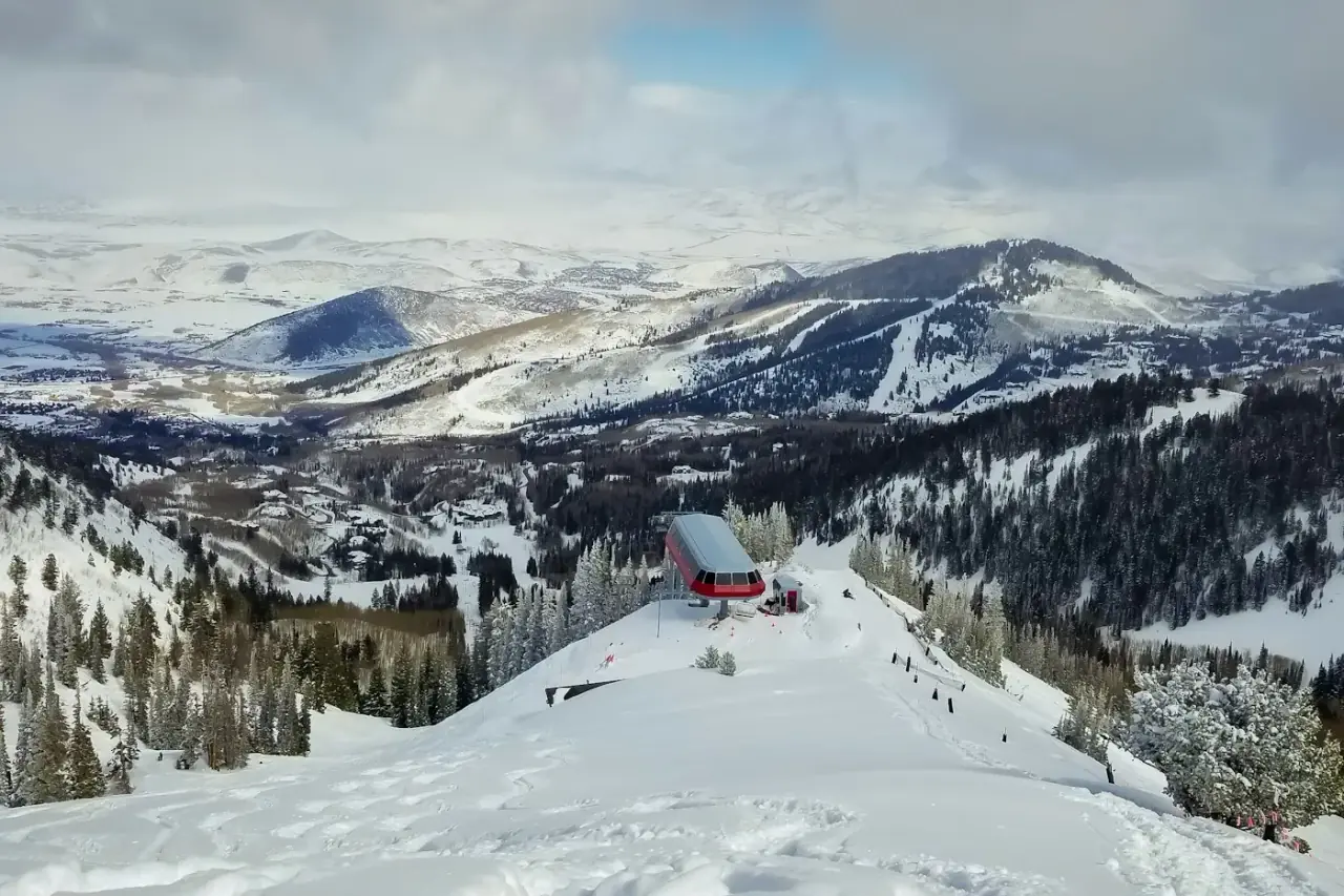Mid-mountain learning areas keep beginners away from fast through-traffic.